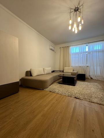 Антоновича вул. (Горького), 72