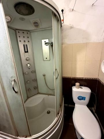 Камянецька вул., 68