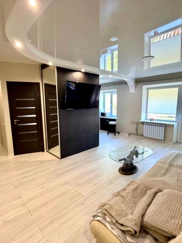 Карагандинська вул., 7