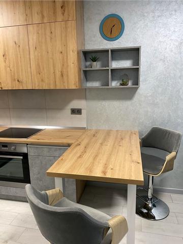 Драгоманова вул., 10