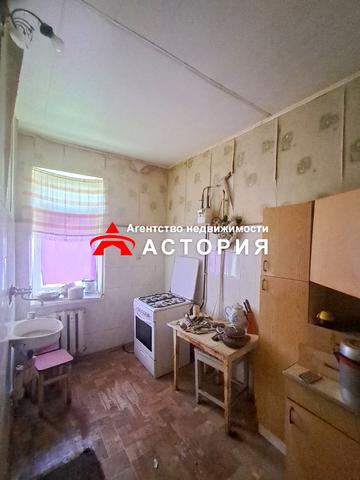 Героїв Крут вул. (12 Квітня), 25