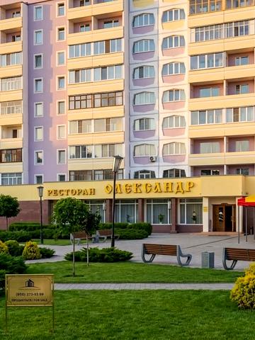 Нескорених просп. (Перемоги), 14