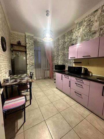 Михайла Грушевського вул., 39/3 к2