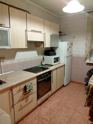 Академіка Корольова вул., 17