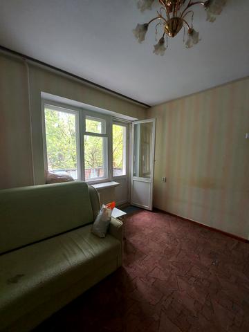 Металургів вул., 32