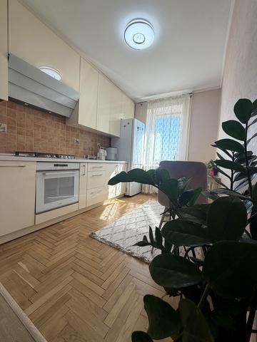 Повітряна вул., 23