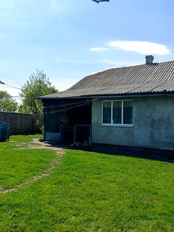 центральна, 12