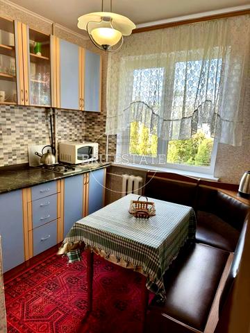 Вацлава Гавела бульв. (Івана Лепсе), 48/24