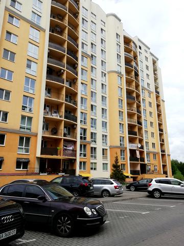 Валерія Лобановського вул., 27