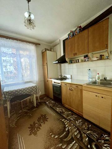 Андрія Мельника вул., 8