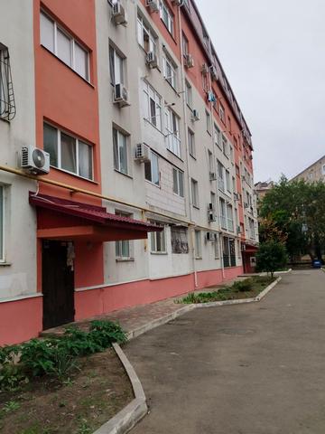 Червона вул., 14