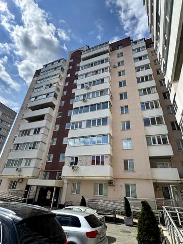 Академіка Корольова вул., 20/1