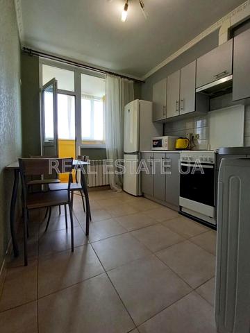 Лобачевського пров., 7