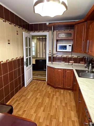 24 Серпня вул., 1б