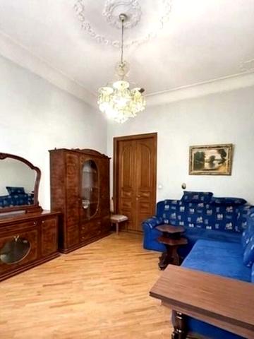 Куликівський узвіз (Революції), 14