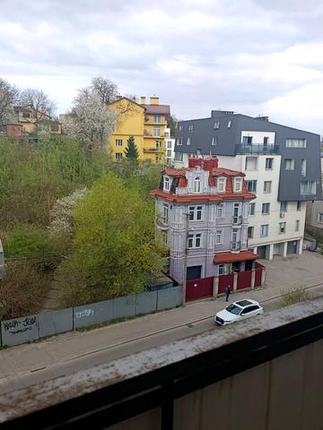 Бойківська вул., 1