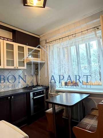 Автозаводська вул., 25