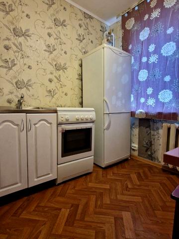 Богдана Хмельницького просп. (Героїв Сталінграда), 13
