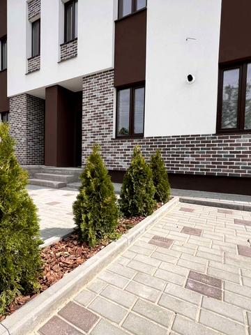 Степана Бандери вулиця, 83