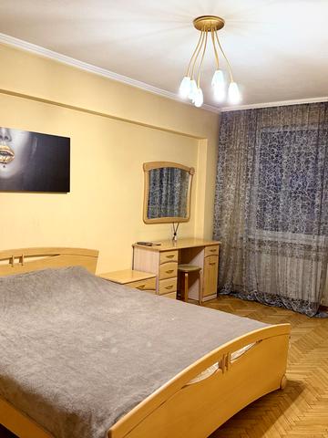 Велика Васильківська вул. (Червоноармійська), 124-А