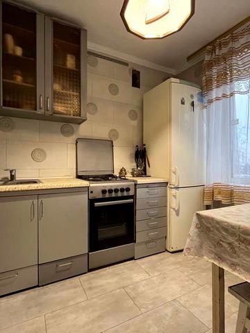 Броварської Сотні вул. (Чкалова), 16