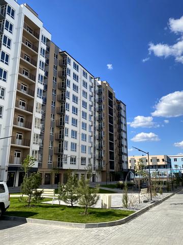 Співдружності вул., 8