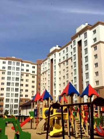 Героїв Небесної Сотні просп., 32/2