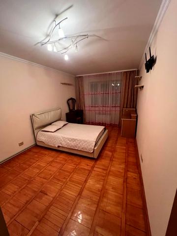 Паркова вул., 18