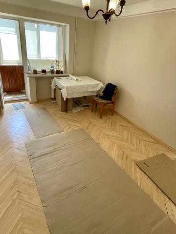 Мілютенка вул., 28