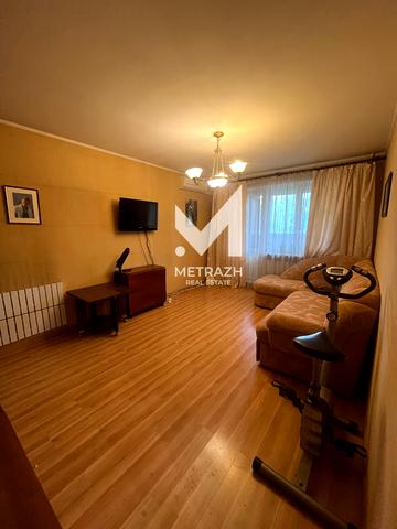 Лопанська вул., 31