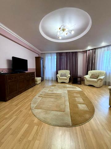Єлисея Плетенецького вул., 5
