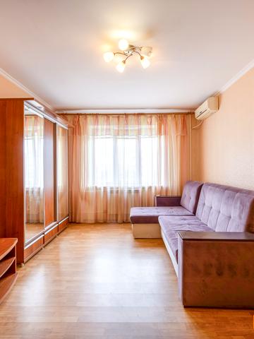 Миколи Закревського вул., 85