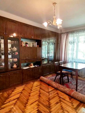 Бочарова вул., 18
