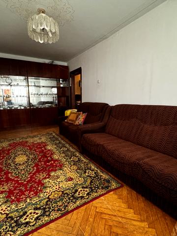Симона Петлюри вул. (), 18б