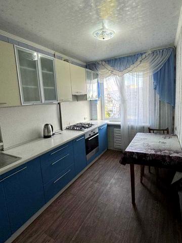 Тополина вул., 22