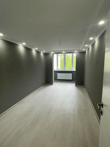 Червона Гірка вул., 3