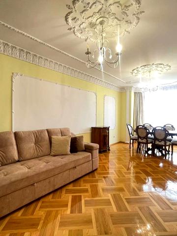 Авраама Лінкольна вул. (Димитрова), 10-А