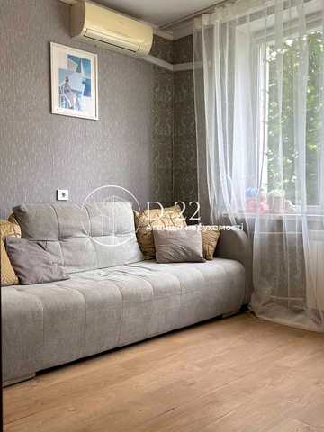Лісовий просп., 8