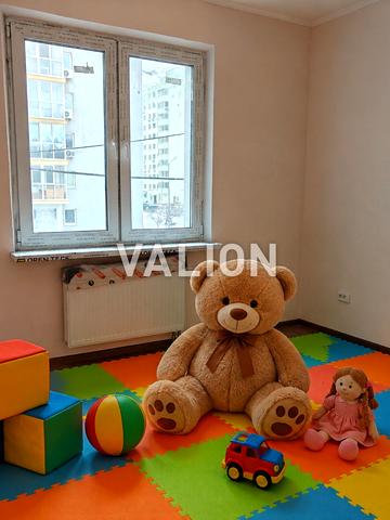 Миколи Вінграновського вул., 2