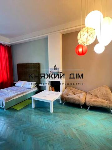Саксаганського вул., 125