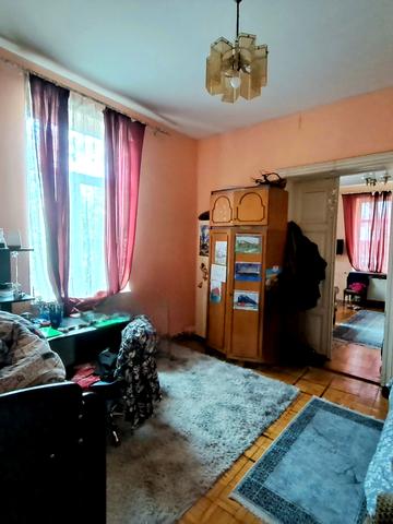 Олега Ольжича вул., 43