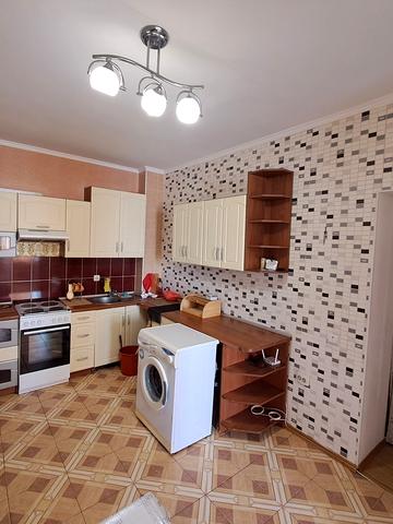 Парусна вул. (Героїв Сталінграду), 17