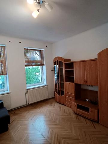 Кондукторська вул., 4