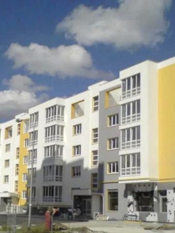 Карла Мікльоша вул., 5