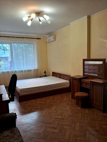 Дюківська вул., 8