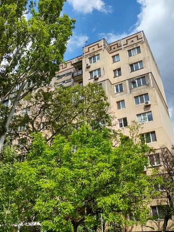 Головківська вул., 62