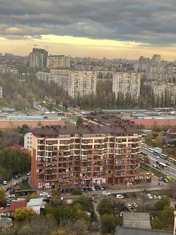 Осіння вул., 33