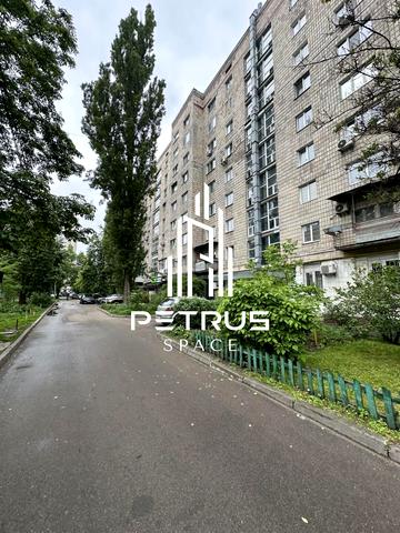 Русанівська набережна вул., 4