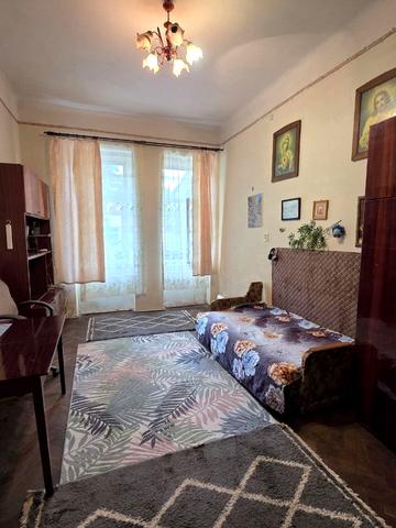 Патріарха Димитрія Яреми вул. (Антона Чехова), 12