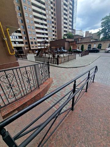 Степана Бандери вул. (Шмідта), 15